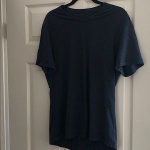 Men’s Large Lululemon 5 year basic tee v neck